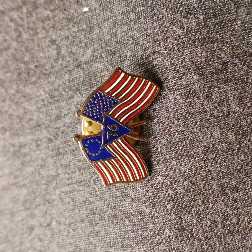 Vintage Bicentennial Pin/Tie-tack